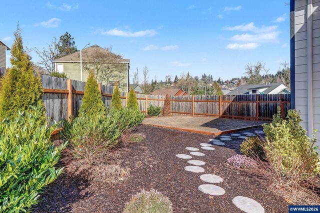 1375 Titan Dr NW, Salem, OR 97304