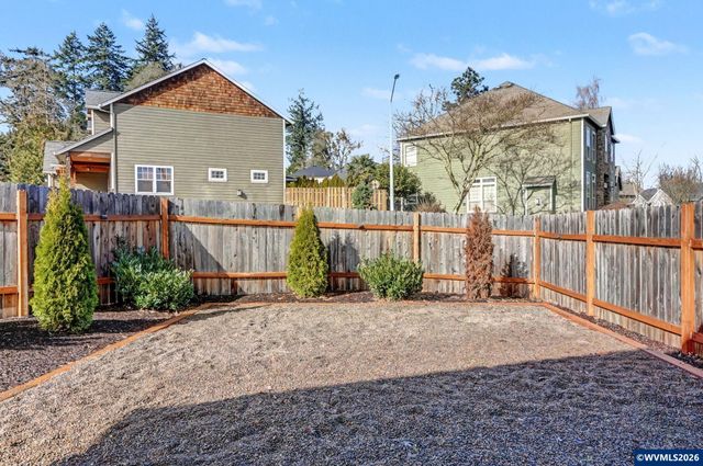 1375 Titan Dr NW, Salem, OR 97304