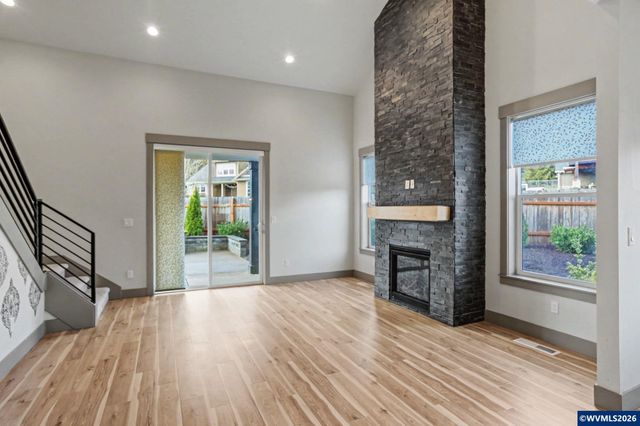 1375 Titan Dr NW, Salem, OR 97304