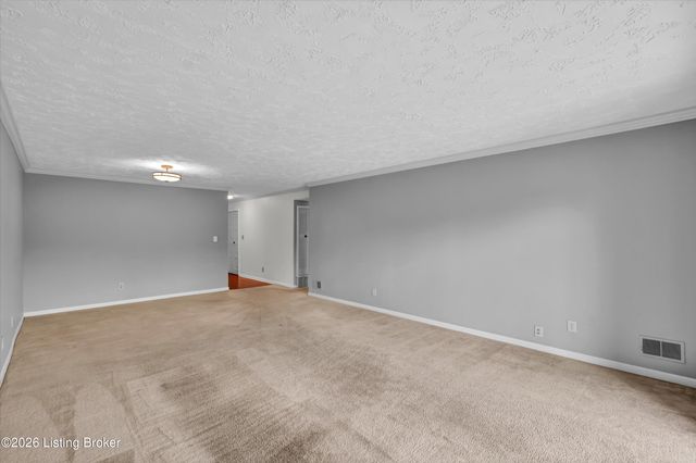 4825 Sherburn Ln 200-B, Louisville, KY 40207