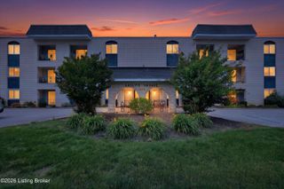 4825 Sherburn Ln 200-B, Louisville, KY 40207