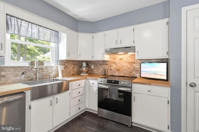 11 WINDINGBROOK CT, Atco, NJ 08004