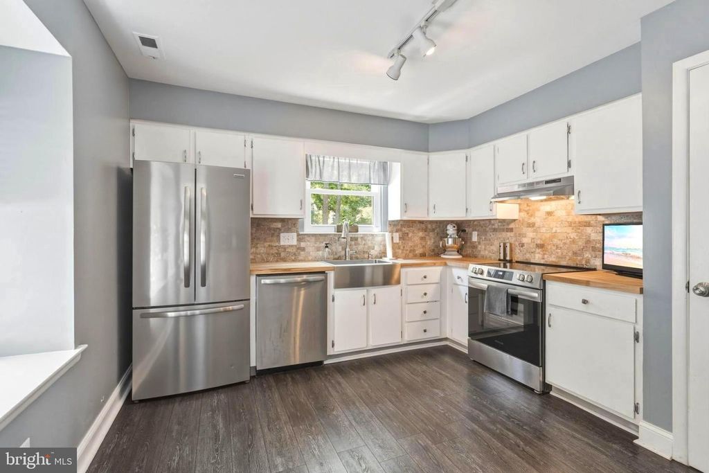 11 WINDINGBROOK CT, Atco, NJ 08004