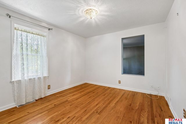 5902 Whitmore Street, Omaha, NE 68152