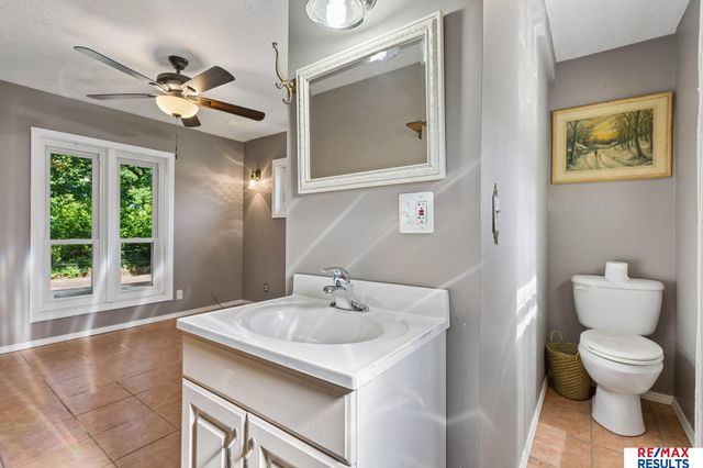 5902 Whitmore Street, Omaha, NE 68152