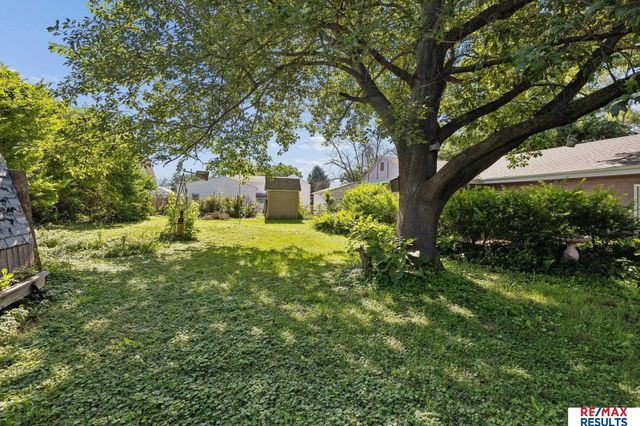5902 Whitmore Street, Omaha, NE 68152