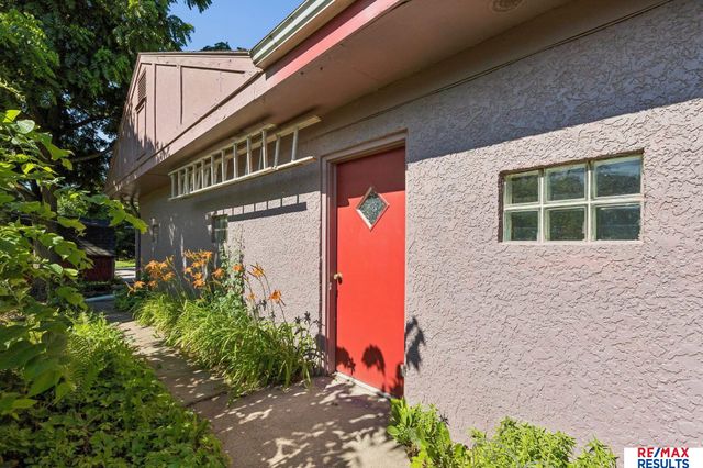 5902 Whitmore Street, Omaha, NE 68152