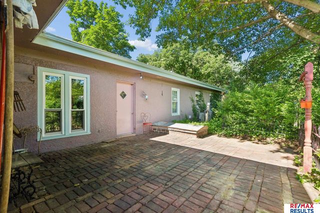 5902 Whitmore Street, Omaha, NE 68152