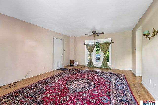 5902 Whitmore Street, Omaha, NE 68152