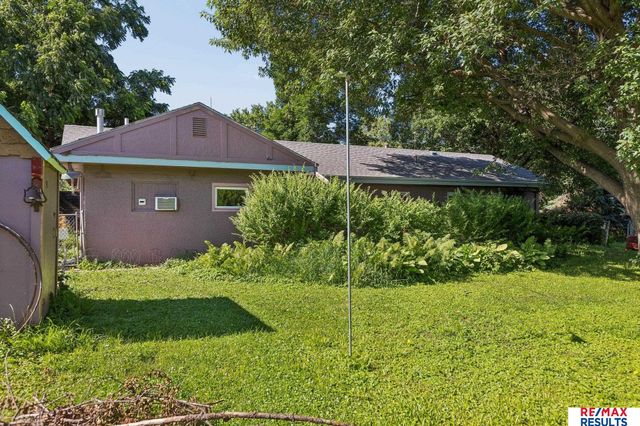 5902 Whitmore Street, Omaha, NE 68152