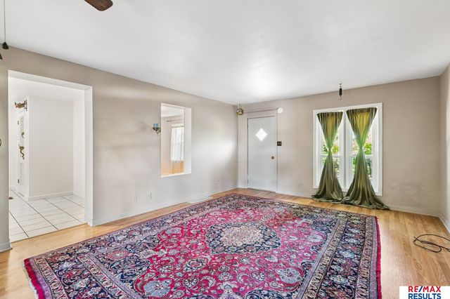 5902 Whitmore Street, Omaha, NE 68152