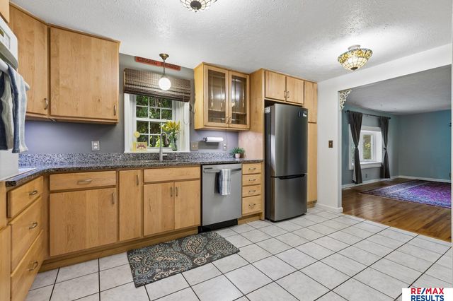 5902 Whitmore Street, Omaha, NE 68152