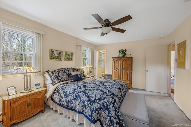 35 High Hills Lane, Huntington Station, NY 11746