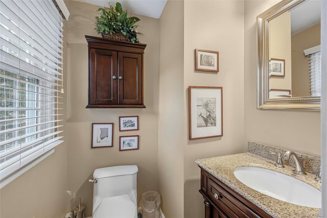 35 High Hills Lane, Huntington Station, NY 11746