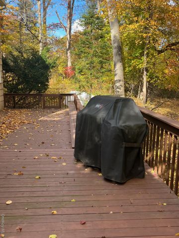 35 High Hills Lane, Huntington Station, NY 11746