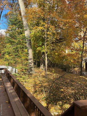 35 High Hills Lane, Huntington Station, NY 11746