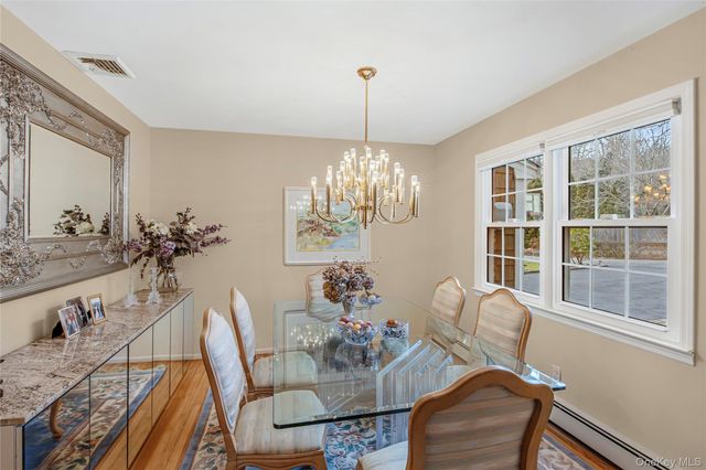 35 High Hills Lane, Huntington Station, NY 11746