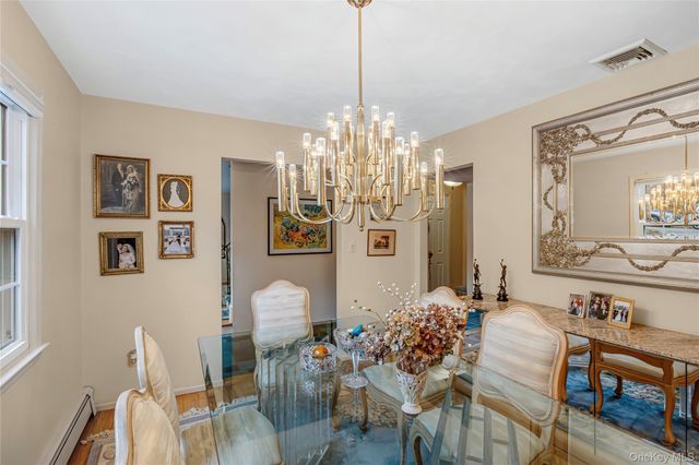 35 High Hills Lane, Huntington Station, NY 11746