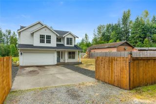 932 Tipsoo Loop N, Rainier, WA 98576