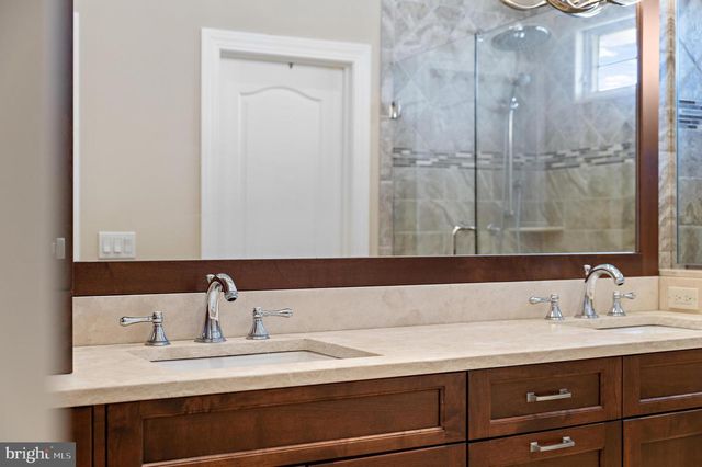 319 PELHAM AVE, Beach Haven, NJ 08008