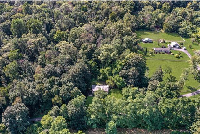 18 Stage Road, Pine Island, NY 10969