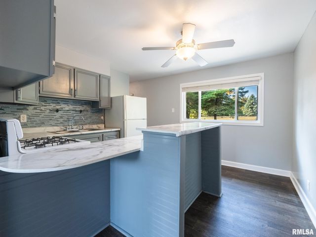 3925 W CREIGHTON Terrace, Peoria, IL 61615