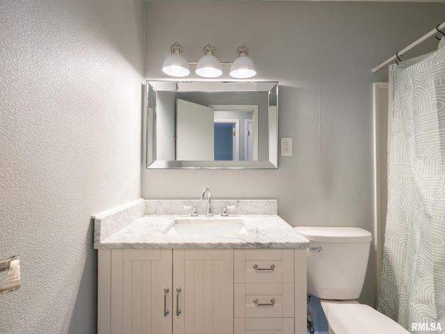 3925 W CREIGHTON Terrace, Peoria, IL 61615