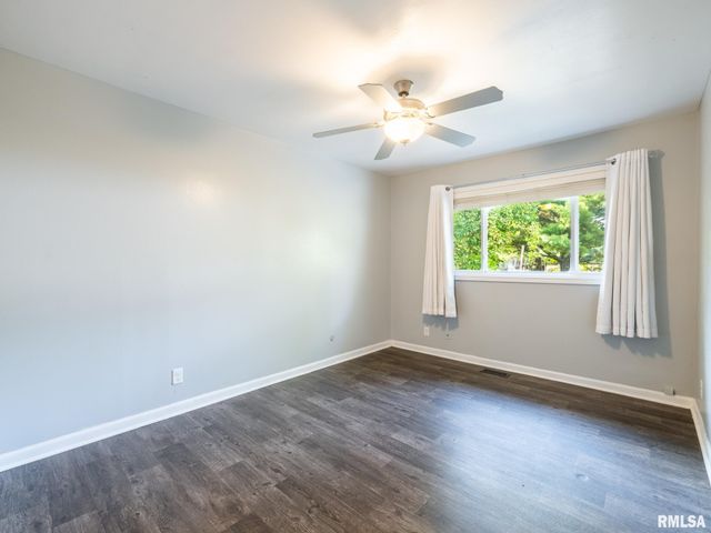 3925 W CREIGHTON Terrace, Peoria, IL 61615