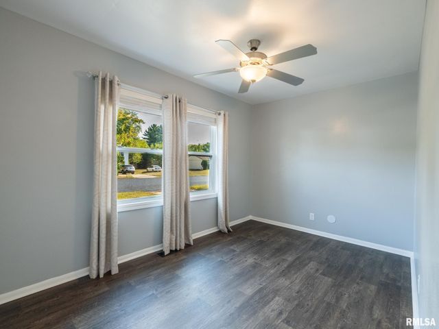 3925 W CREIGHTON Terrace, Peoria, IL 61615