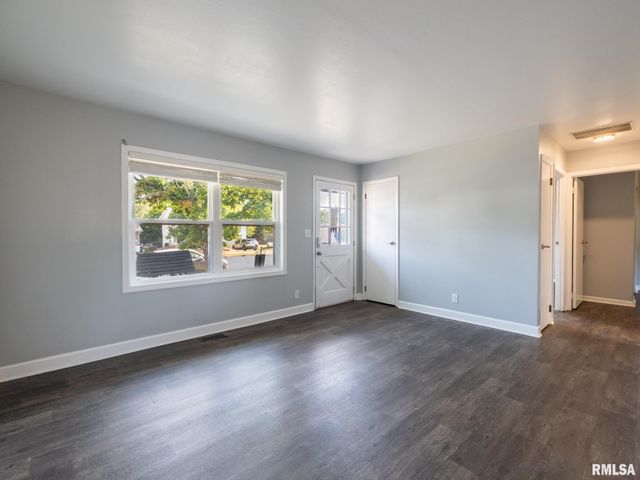 3925 W CREIGHTON Terrace, Peoria, IL 61615