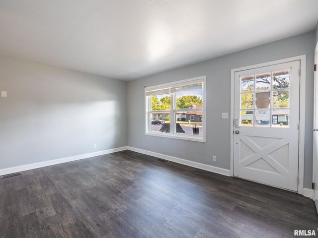 3925 W CREIGHTON Terrace, Peoria, IL 61615