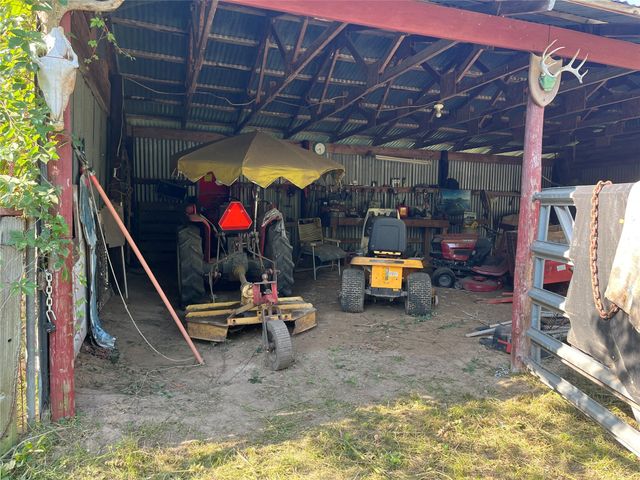 7687 Fm 17, Grand Saline, TX 75140