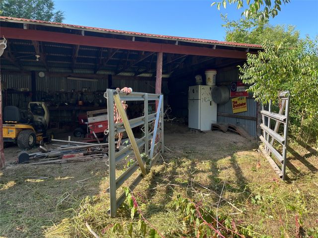 7687 Fm 17, Grand Saline, TX 75140