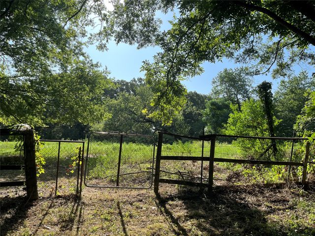 7687 Fm 17, Grand Saline, TX 75140