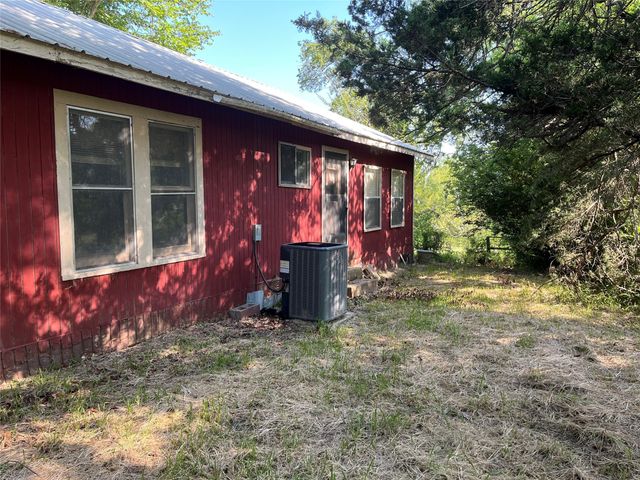 7687 Fm 17, Grand Saline, TX 75140