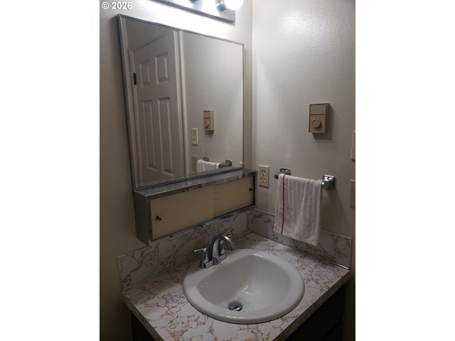 4720 MERLIN St, Longview, WA 98632