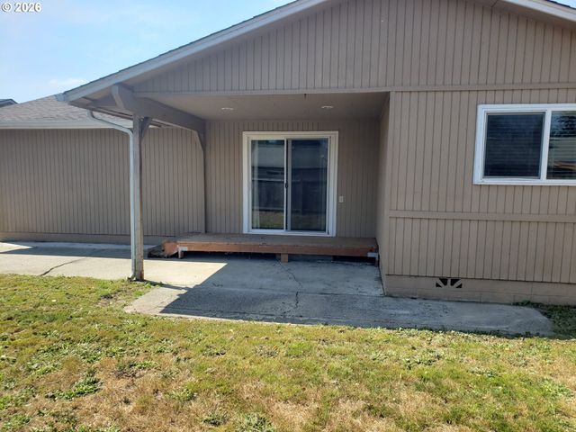 4720 MERLIN St, Longview, WA 98632