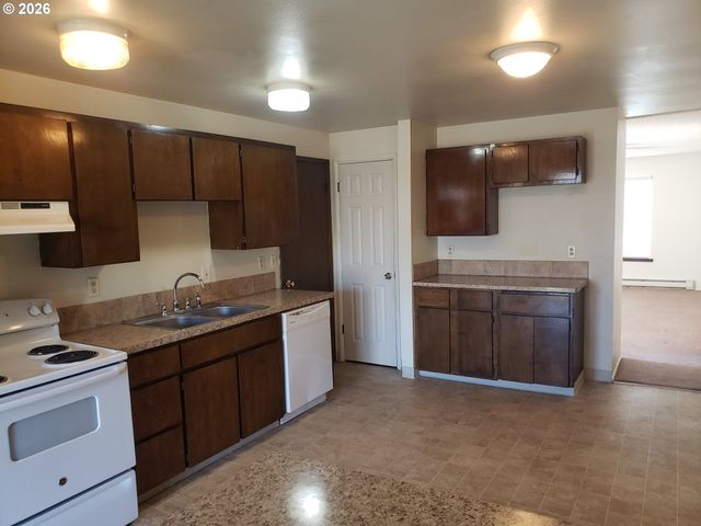 4720 MERLIN St, Longview, WA 98632