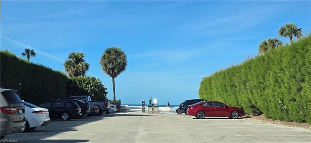 3930 Belair LN # 108, Naples, FL 34103