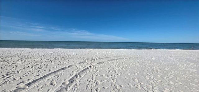 3930 Belair LN # 108, Naples, FL 34103