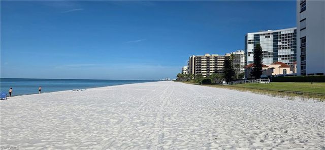 3930 Belair LN # 108, Naples, FL 34103