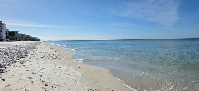 3930 Belair LN # 108, Naples, FL 34103