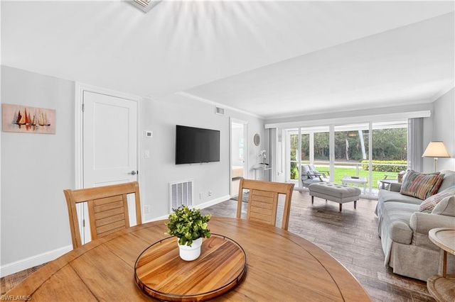 3930 Belair LN # 108, Naples, FL 34103