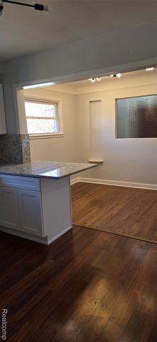 19189 Berden Street, Detroit, MI 48236