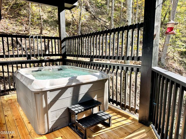 2338 Willow Lane, Sevierville, TN 37862