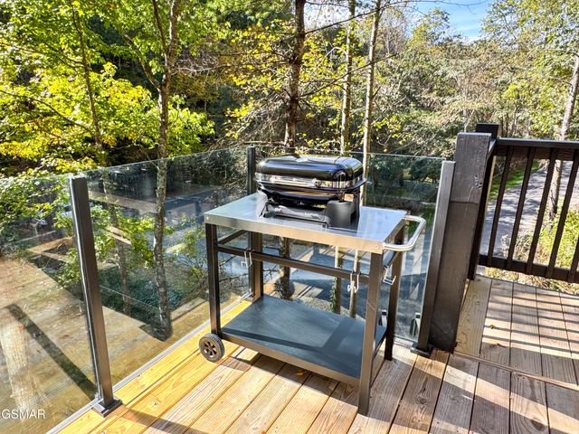 2338 Willow Lane, Sevierville, TN 37862