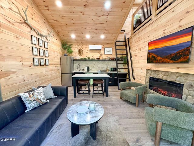 2338 Willow Lane, Sevierville, TN 37862