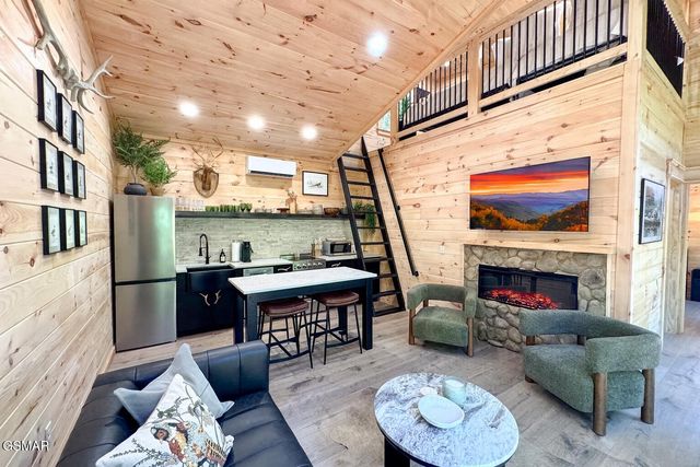 2338 Willow Lane, Sevierville, TN 37862