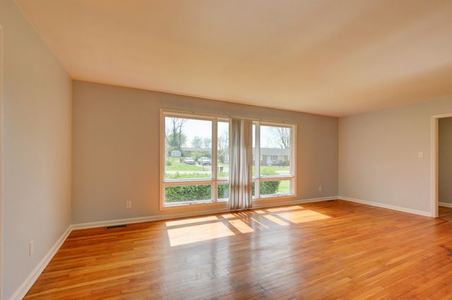 1718 Clarence Dr, Hopkinsville, KY 42240