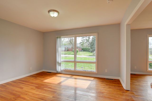 1718 Clarence Dr, Hopkinsville, KY 42240